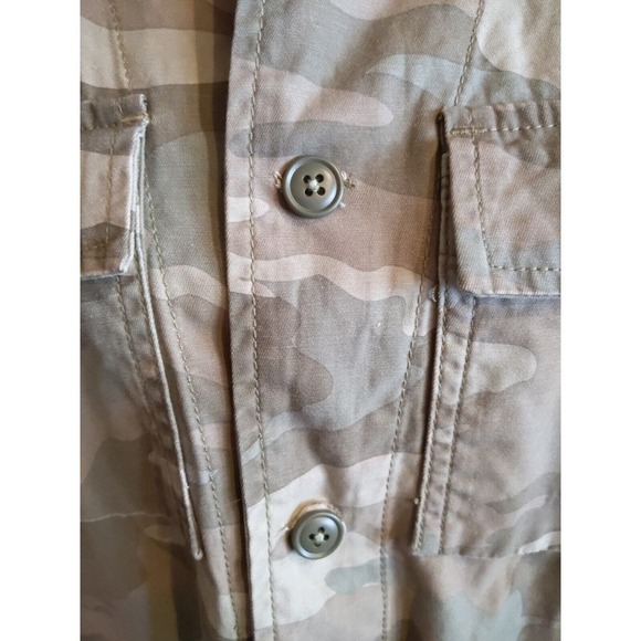 Carly Jean Los Angeles Women's Medium Camo button shirt jacket military shacket - Picture 3 of 8